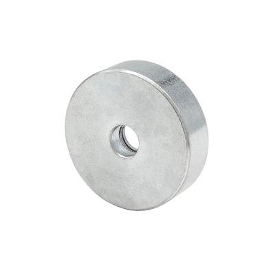 Lav Neodymium Pottemagnet Ø25x7,0 mm med undersænket skruehul Ø4,5 mm og 14 kg trækkraft